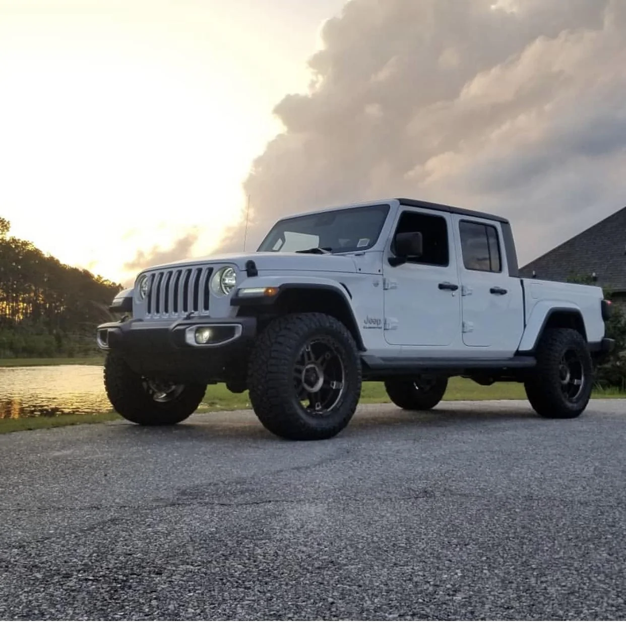 Jeep Gladiator BRIGHT WHITE Gladiator JT Club 6E565132-C885-4373-9133-205EAC8D9377