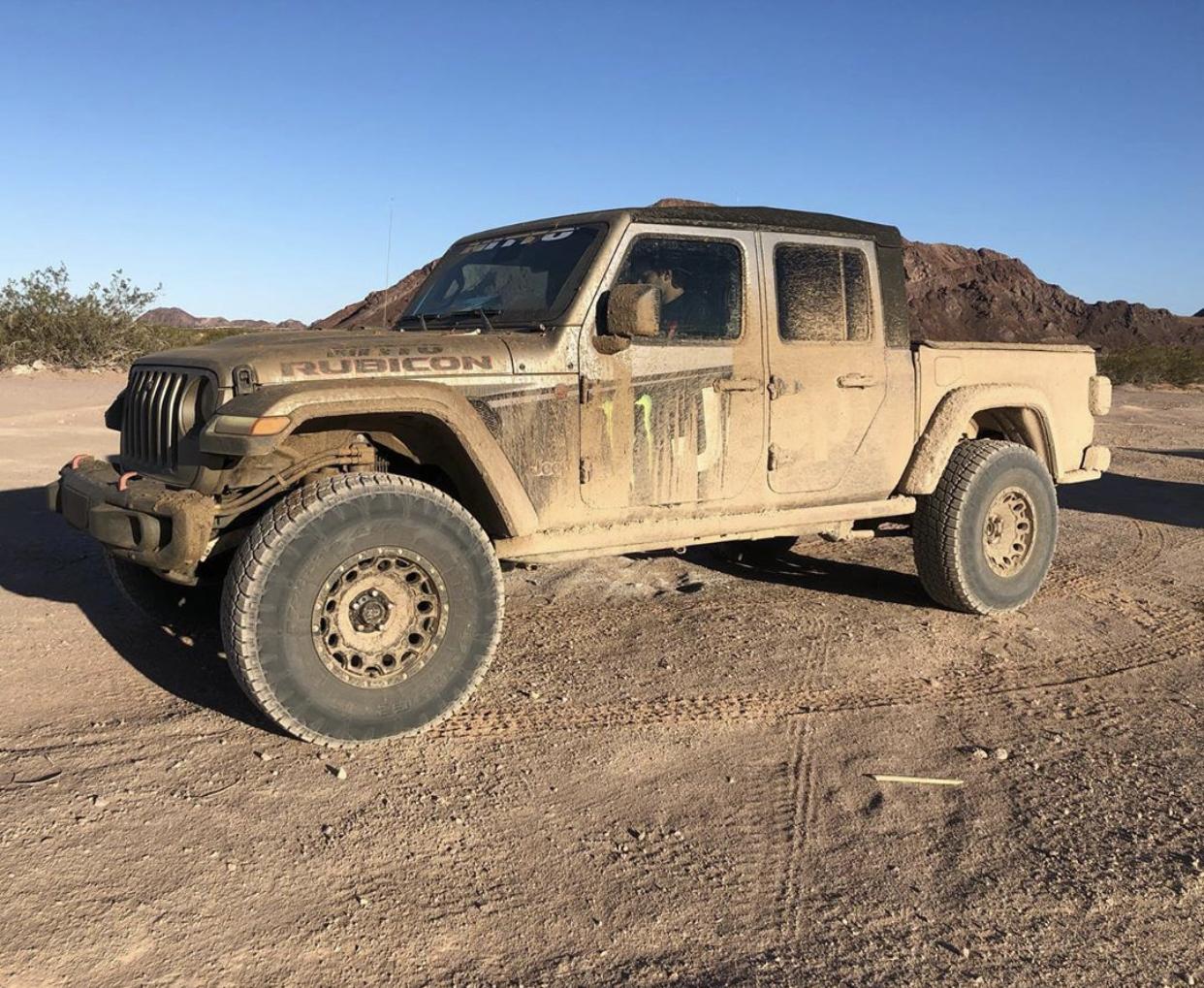 Jeep Gladiator Request: Gladiators with soft tops 9D4F242A-E2AC-42B0-8897-753EEB48D693