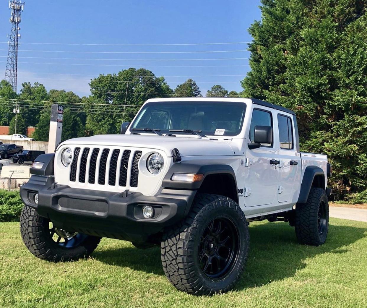 Jeep Gladiator BRIGHT WHITE Gladiator JT Club 7DE1F9DF-DF55-47B5-ADF5-57D3814DF53E