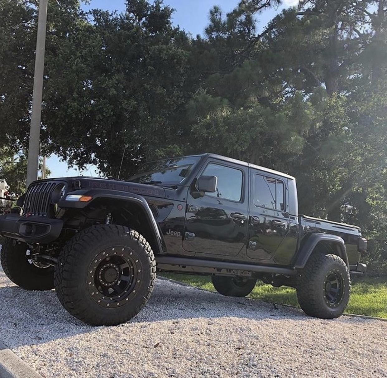 Jeep Gladiator BLACK Gladiator JT Club 9E71177C-5C8D-4859-82A5-EE1BE3B584D6