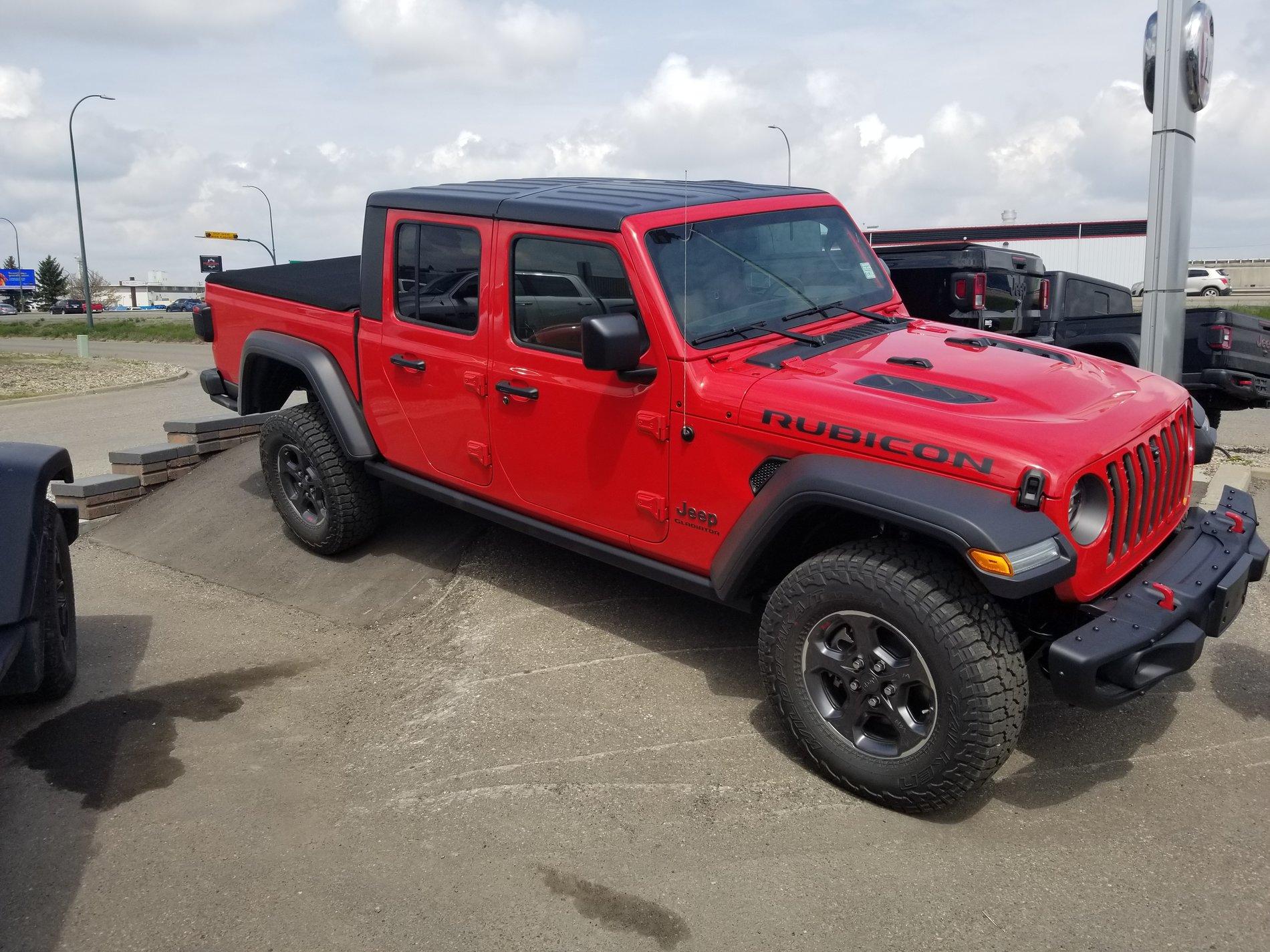Jeep Gladiator 2020 Jeep Gladiator (JT) Canadian Order Guide 20190525_120651
