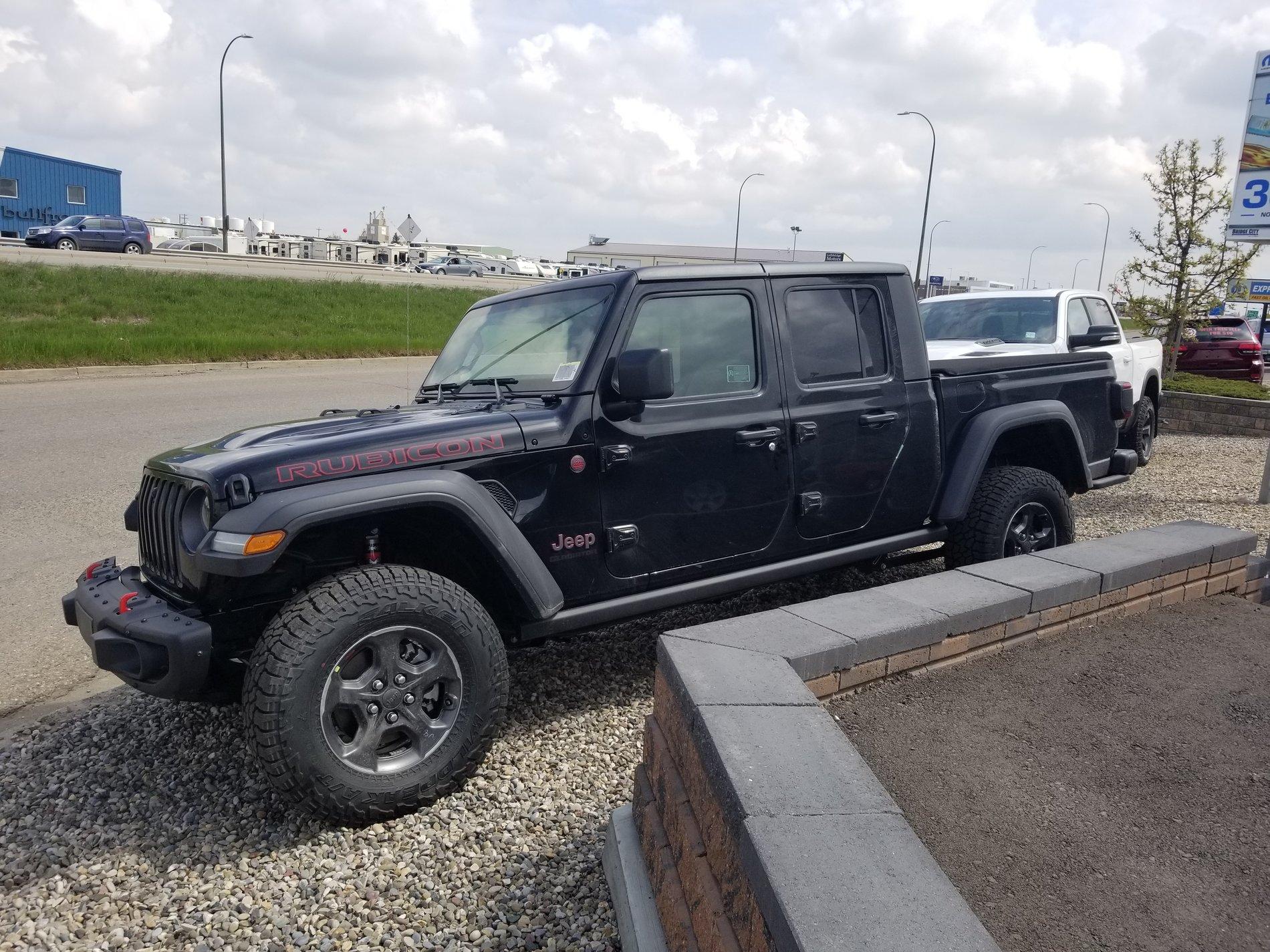 Jeep Gladiator 2020 Jeep Gladiator (JT) Canadian Order Guide 20190525_120721