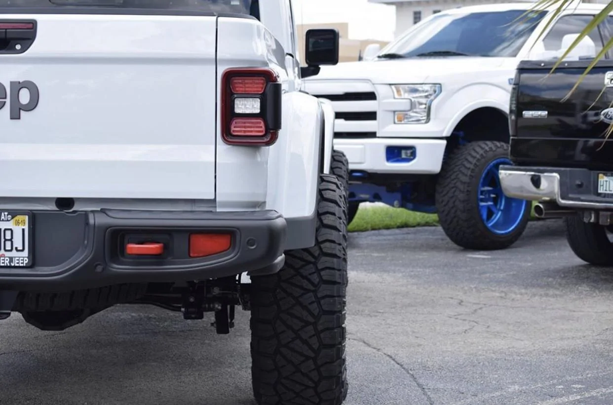 Jeep Gladiator BRIGHT WHITE Gladiator JT Club D98F5DAE-56C3-44E1-A444-8CB8E92B89C6