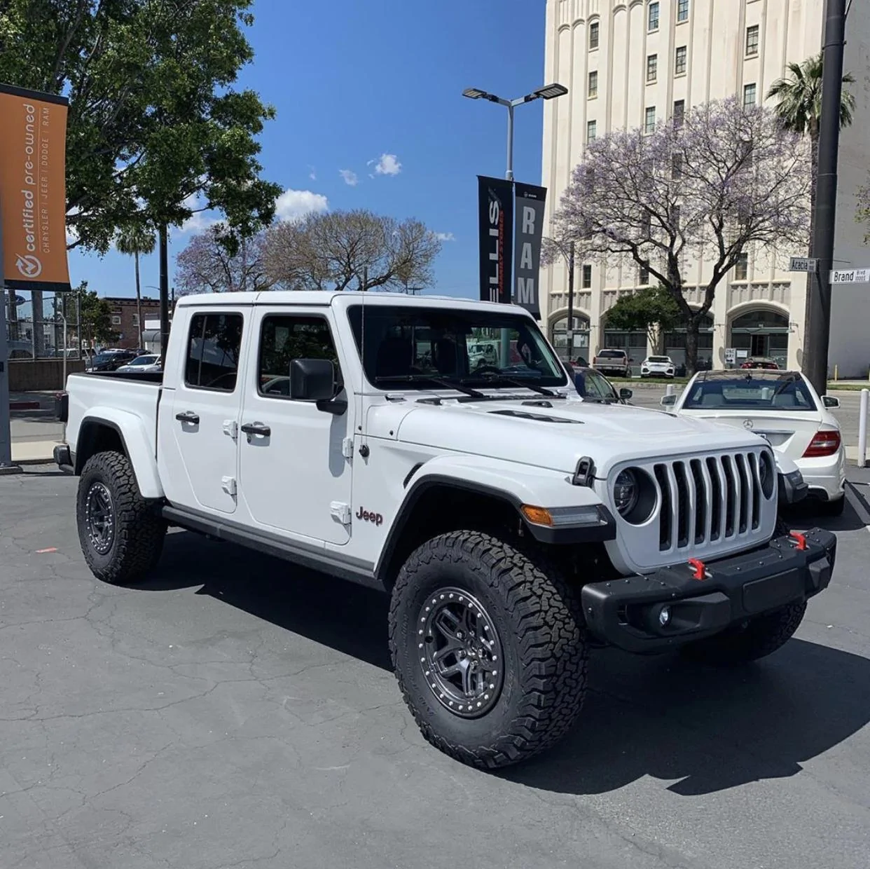 Jeep Gladiator BRIGHT WHITE Gladiator JT Club 9F42D829-8E0E-4DF9-9ABD-D4B49FFE1FDF