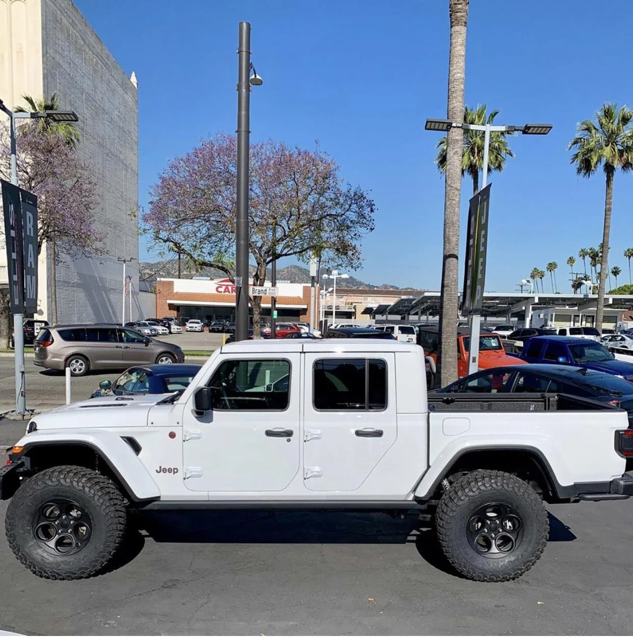 Jeep Gladiator BRIGHT WHITE Gladiator JT Club 12DB9F99-28F9-4FB4-ABAA-E9A8AB1B8950