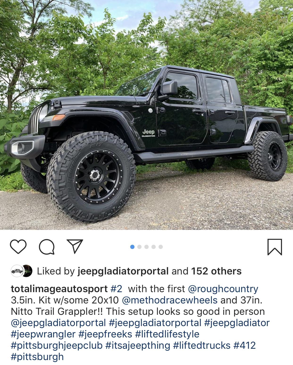 Jeep Gladiator BLACK Gladiator JT Club 12437902-6962-4B59-A195-25AFCD5FBDCE