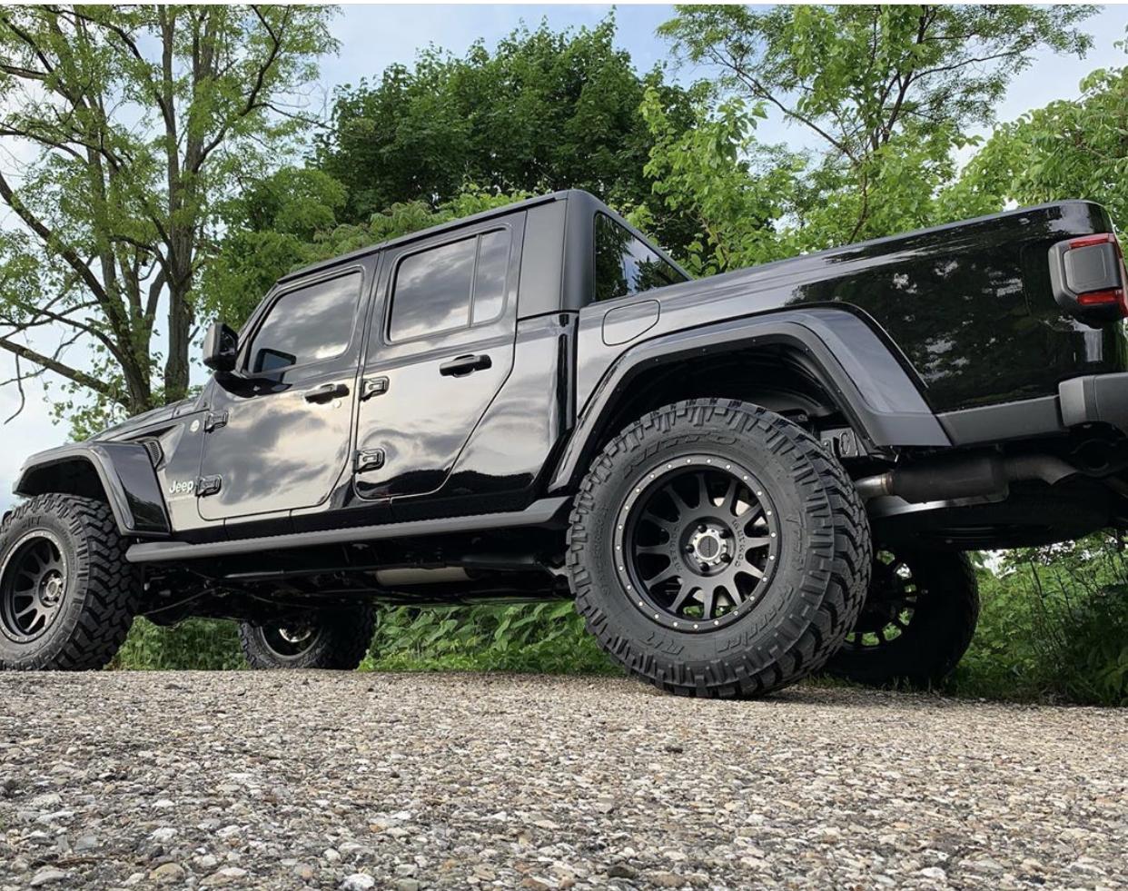 Jeep Gladiator BLACK Gladiator JT Club 2BE3F1D4-1386-4422-9BC3-2F34BBC0A0A6
