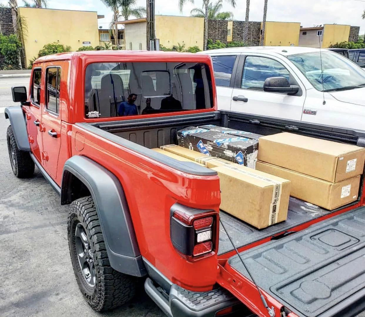 Jeep Gladiator FIRECRACKER RED Gladiator JT Club 689BF7A1-54B0-4444-82C6-81ED46D0B72F