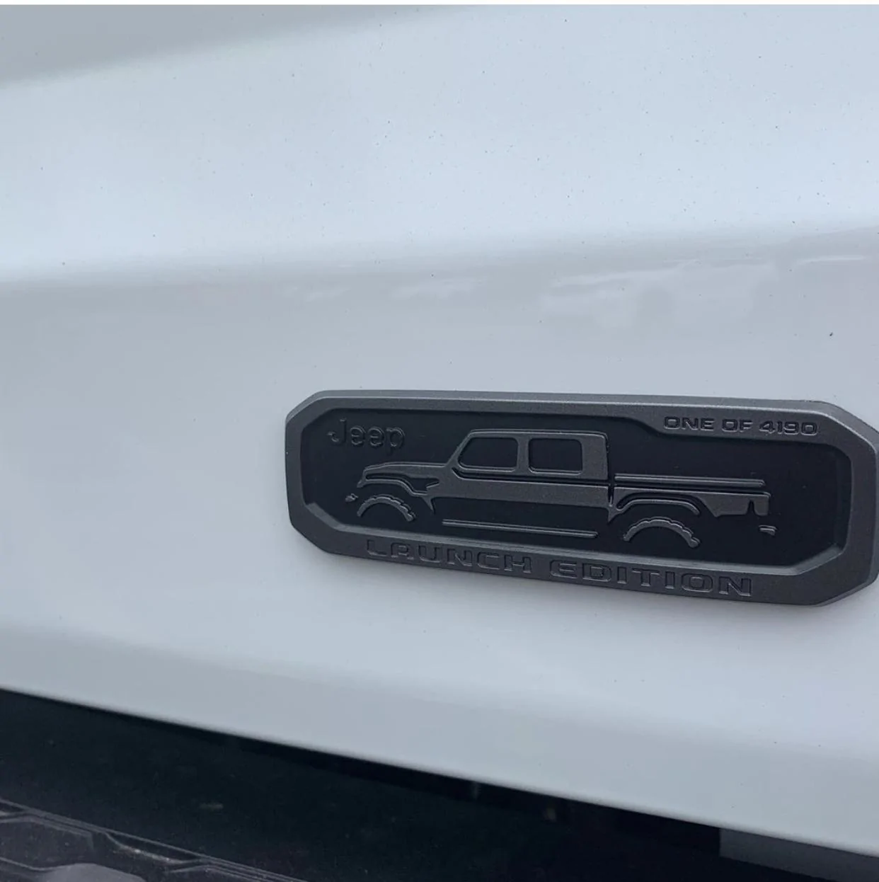 Jeep Gladiator BRIGHT WHITE Gladiator JT Club BDB8FC11-8D3D-4FA5-BF45-B3079D48A75B