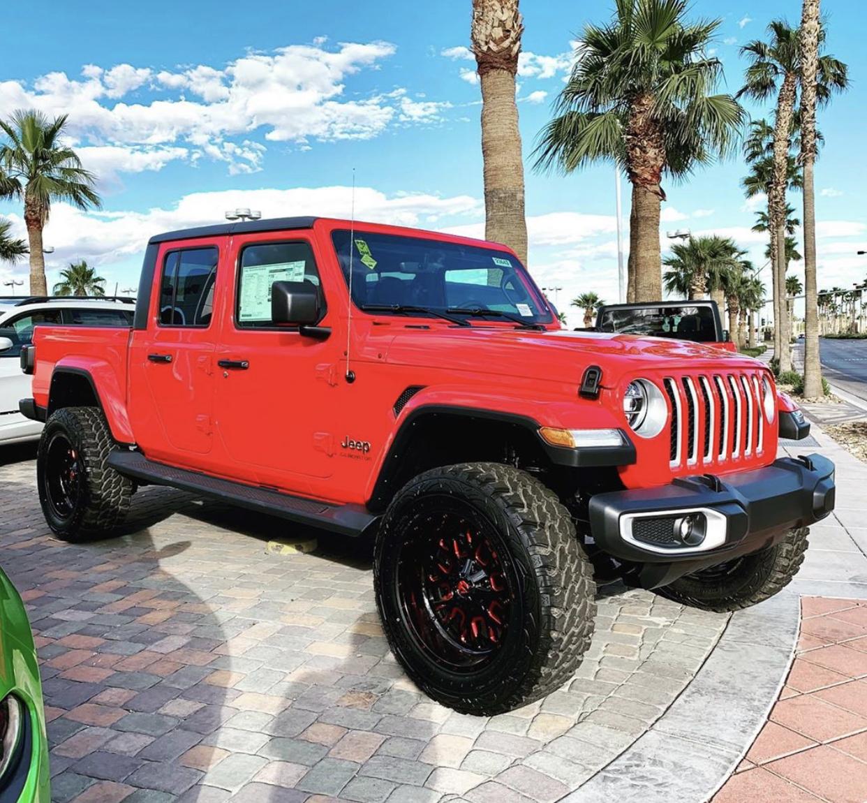 Jeep Gladiator FIRECRACKER RED Gladiator JT Club C4136394-9942-4D65-BA47-F8DD52474DA0