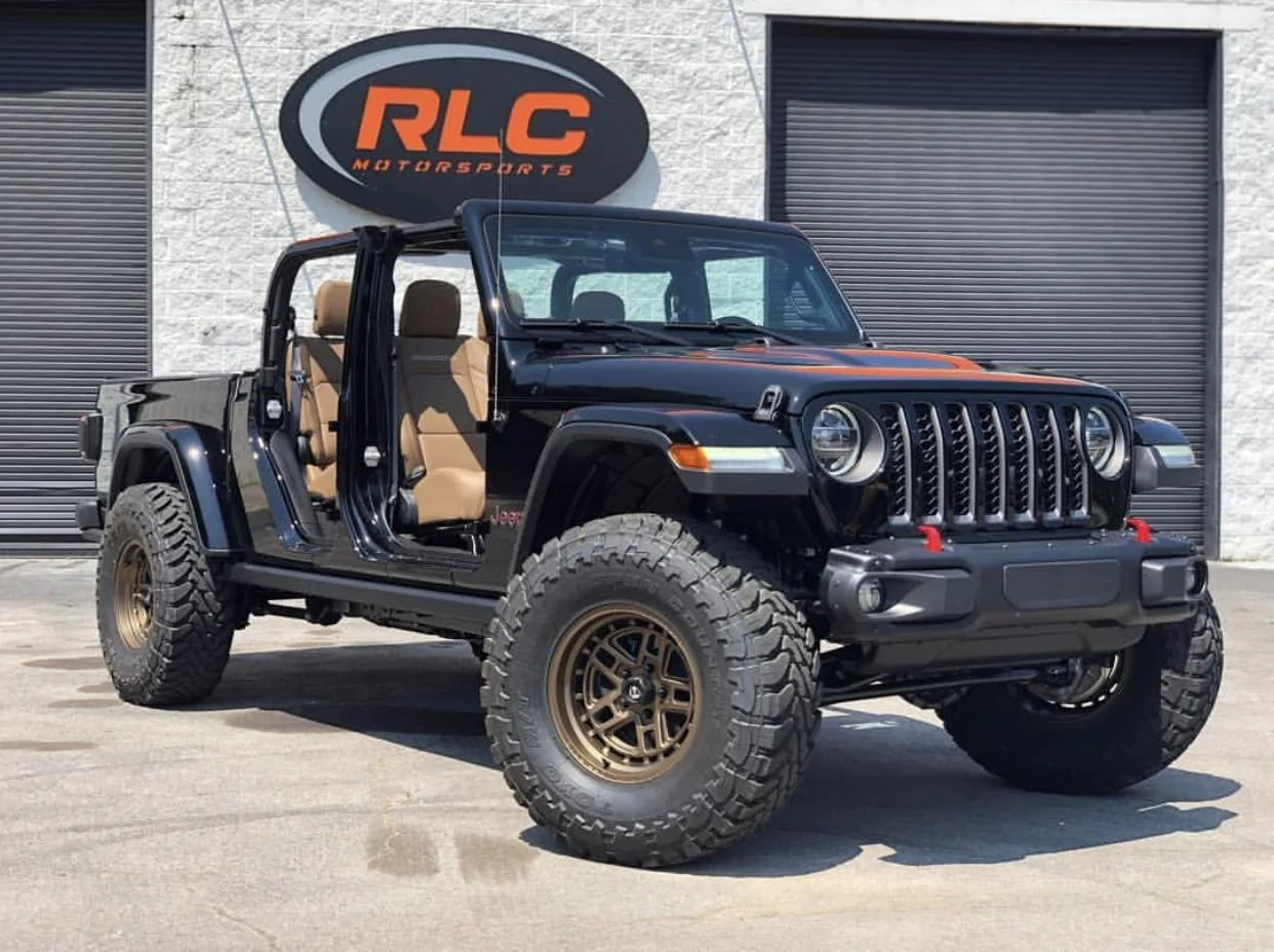 Jeep Gladiator BLACK Gladiator JT Club 00642BC4-5B34-451A-B1D8-98E82913D8A4