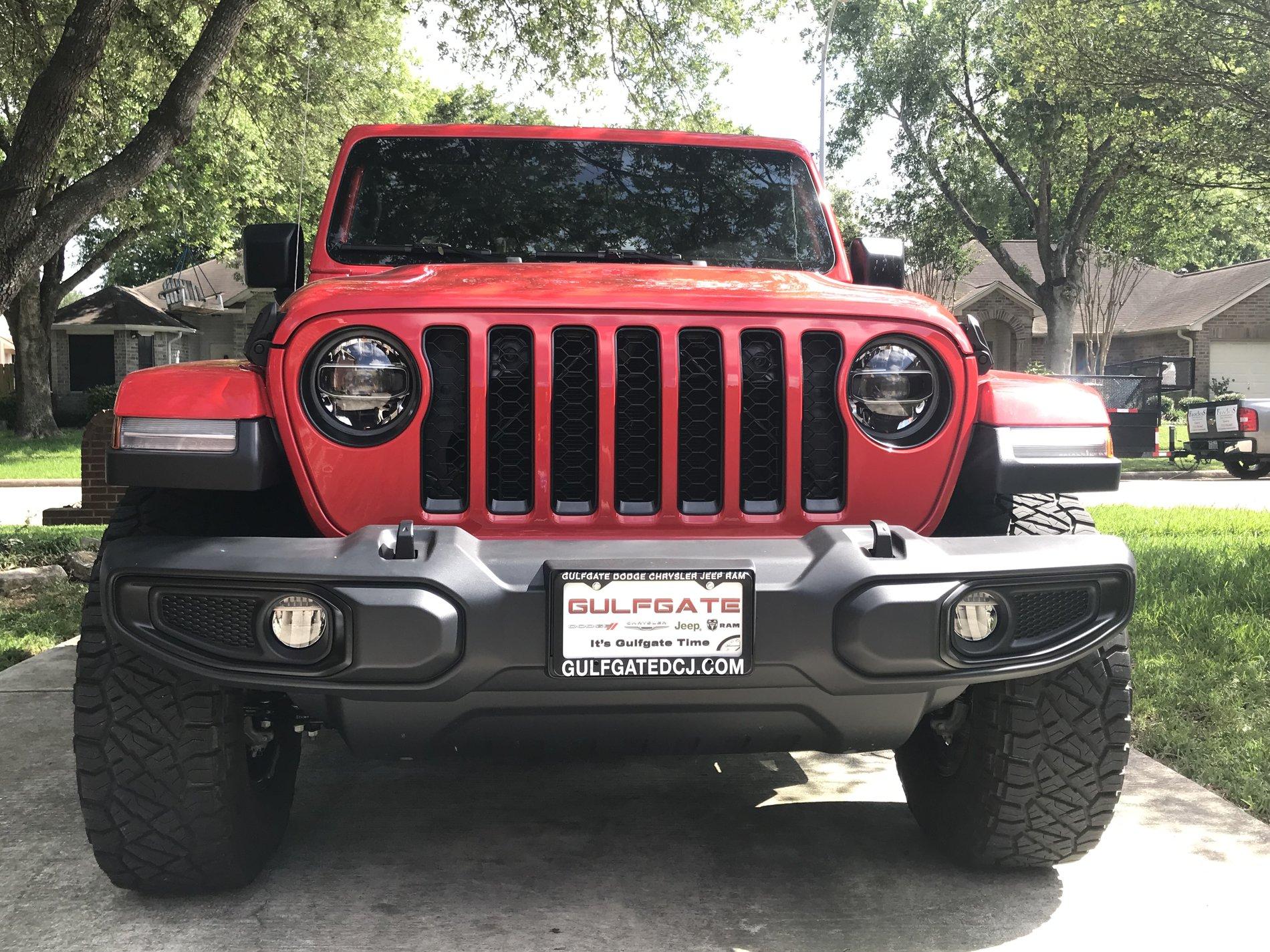Jeep Gladiator FIRECRACKER RED Gladiator JT Club 7095303D-6C28-4783-A612-4C01C98AF4A3