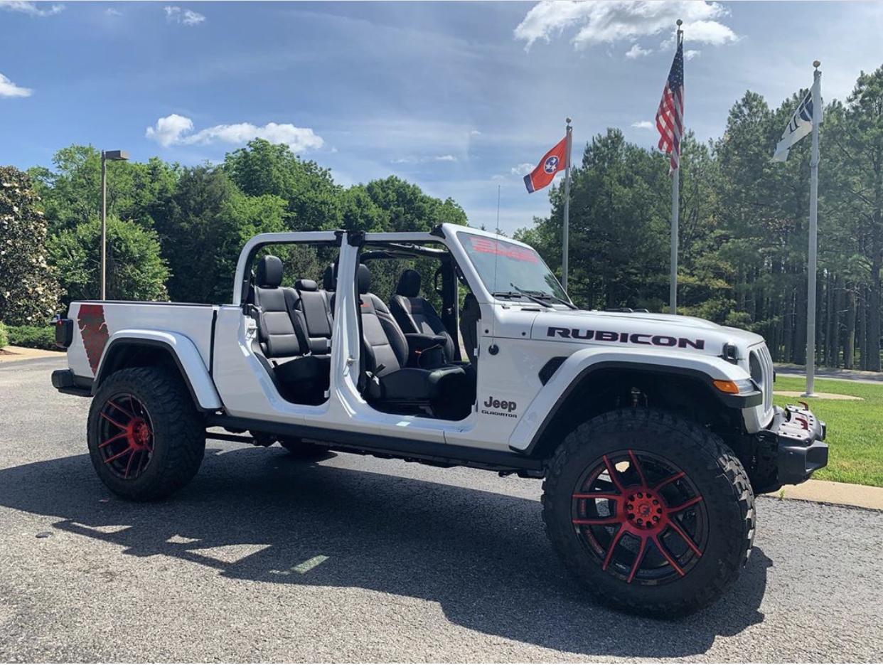 Jeep Gladiator BRIGHT WHITE Gladiator JT Club C55899AB-8494-456F-BD8E-0EA138035DB1