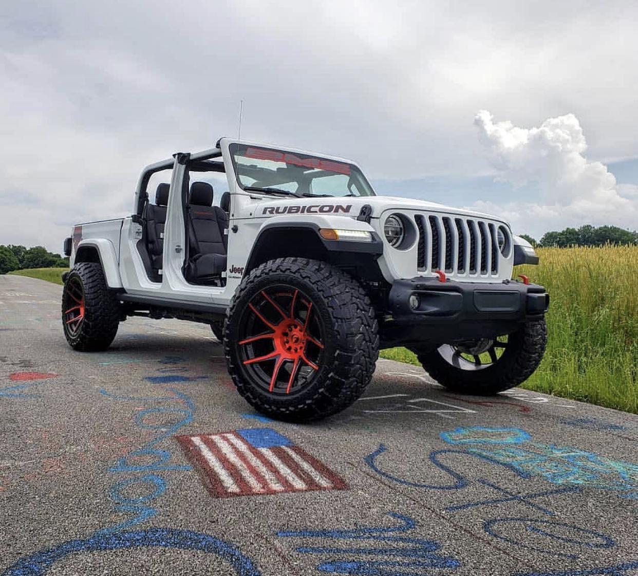 Jeep Gladiator BRIGHT WHITE Gladiator JT Club 45A40766-D234-4AD7-9F78-000581AB147E