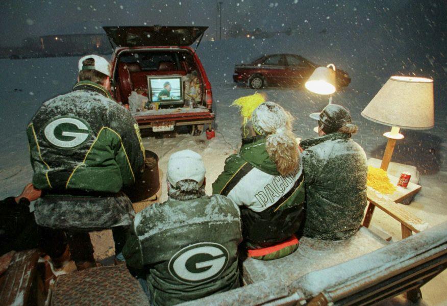 Jeep Gladiator Hey, FCA/JEEP; Multiply the "Multi-Function" Tailgate promoted-media-optimized_53f960b69260a