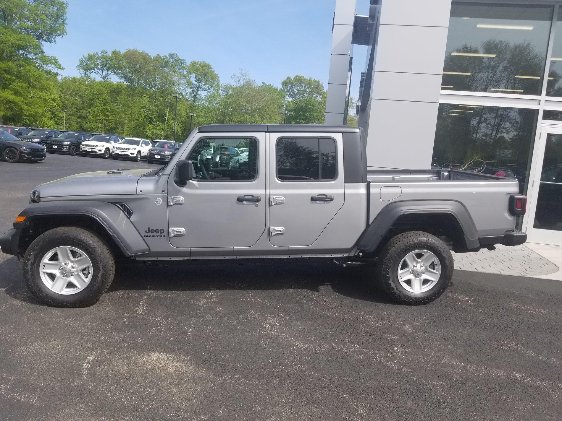 Jeep Gladiator Sport S with Max Tow 20190522_155939