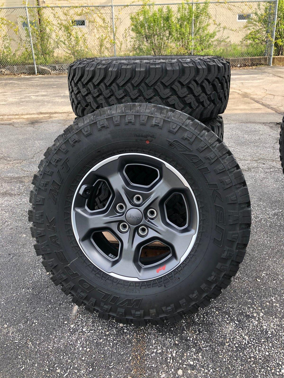 Jeep Gladiator Rubicon Takeoff Rims, 33" Falken Wildpeak Tires With TPM Sensors IMG_1809