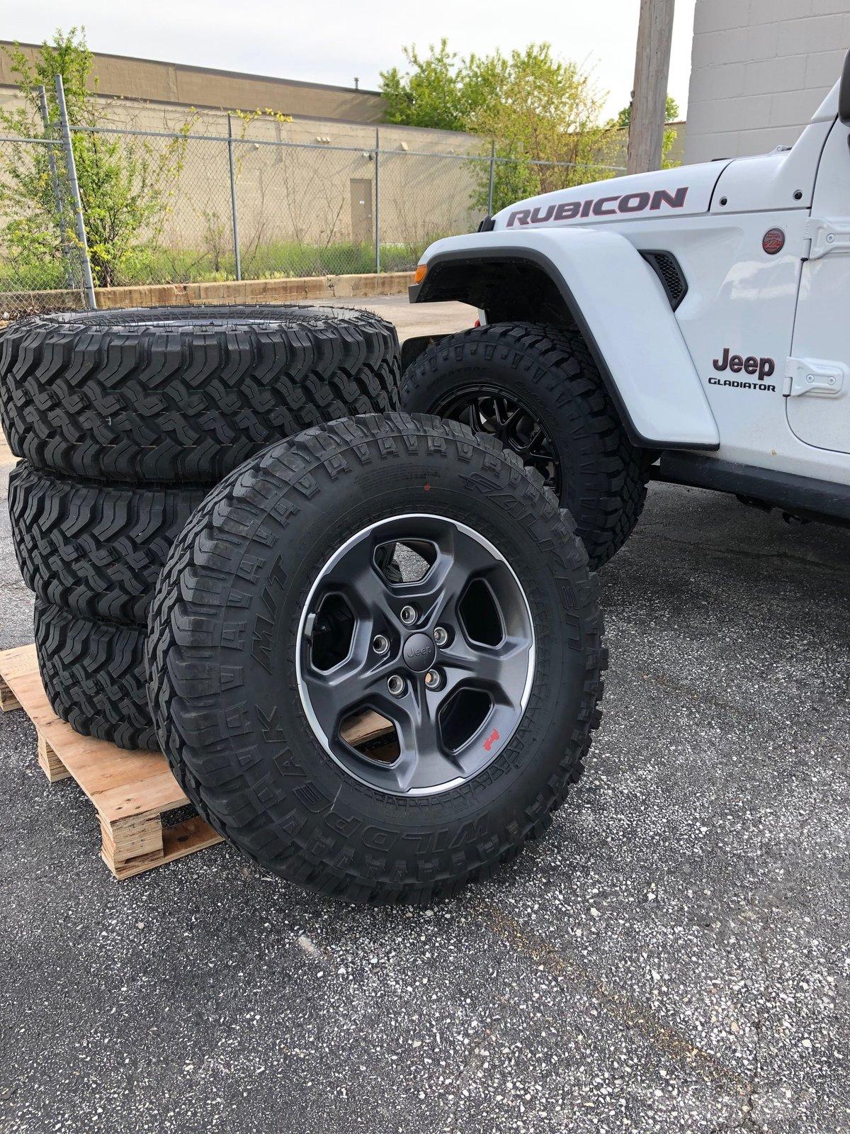 Jeep Gladiator Rubicon Takeoff Rims, 33" Falken Wildpeak Tires With TPM Sensors IMG_1810