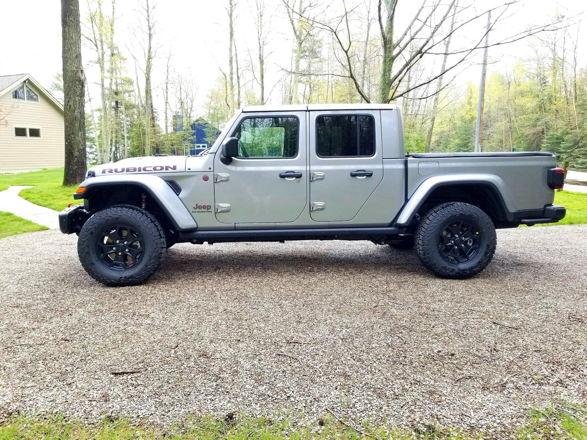 Jeep Gladiator Billet Silver Launch Edition - pics/video/thoughts 20190530_022452