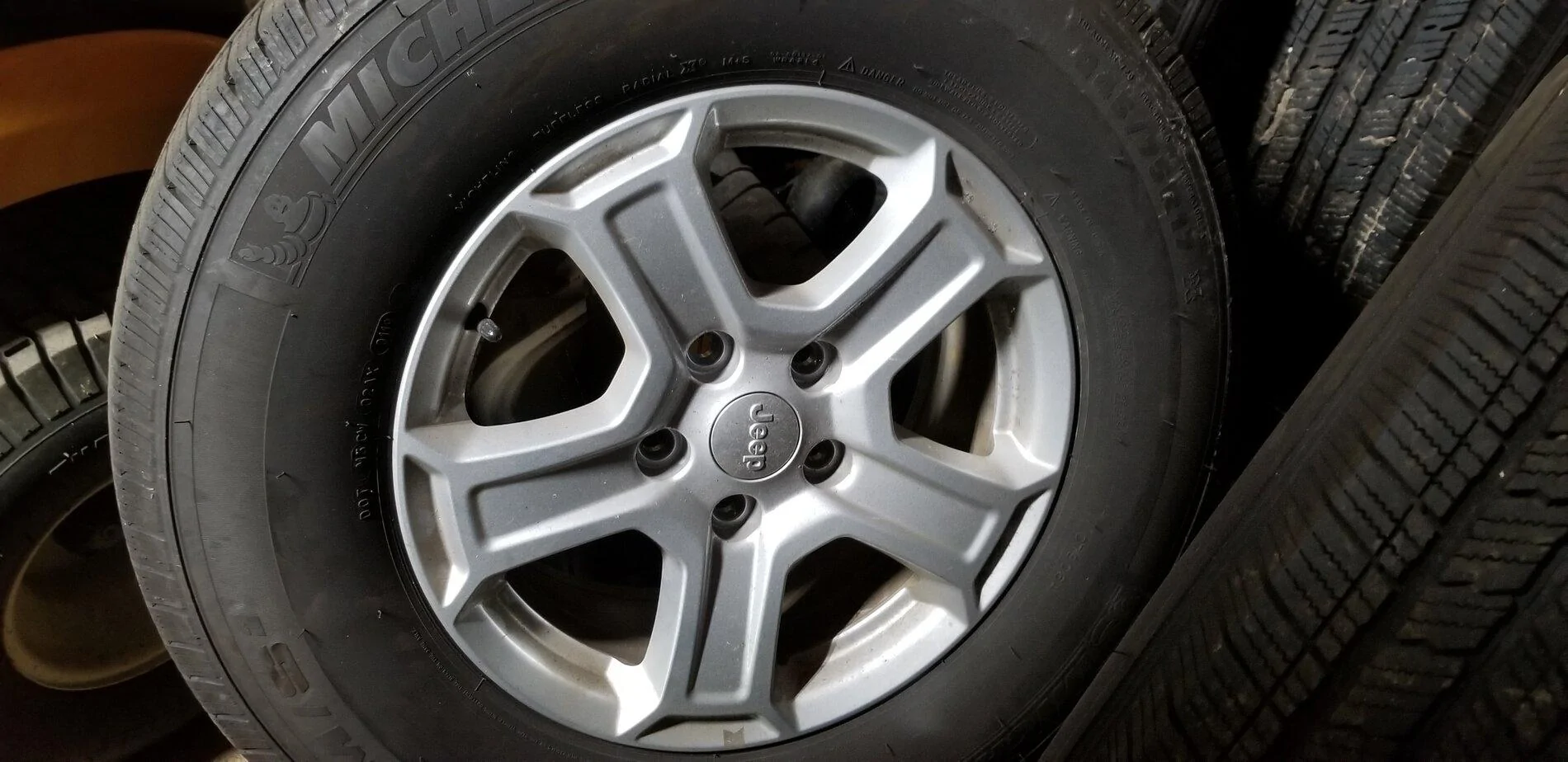 Jeep Gladiator 5 STOCK JEEP JL TIRES AND RIMS 20210606_111632