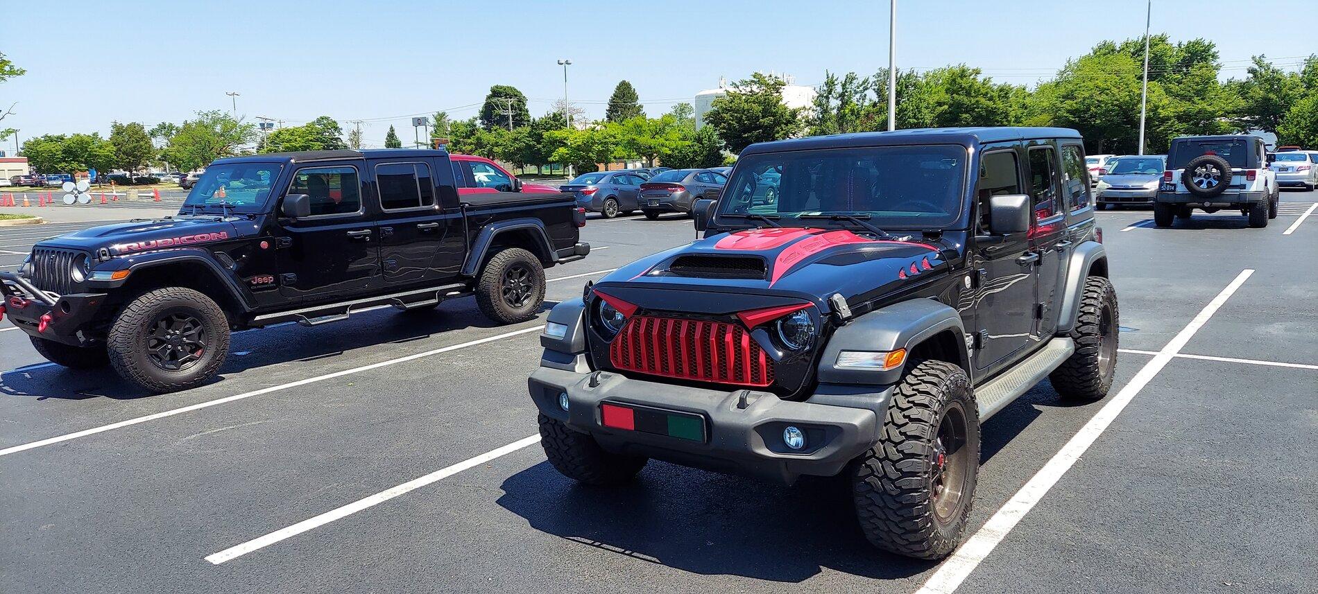 Jeep Gladiator Jeeps Parking Next To Jeeps 20210605_114350