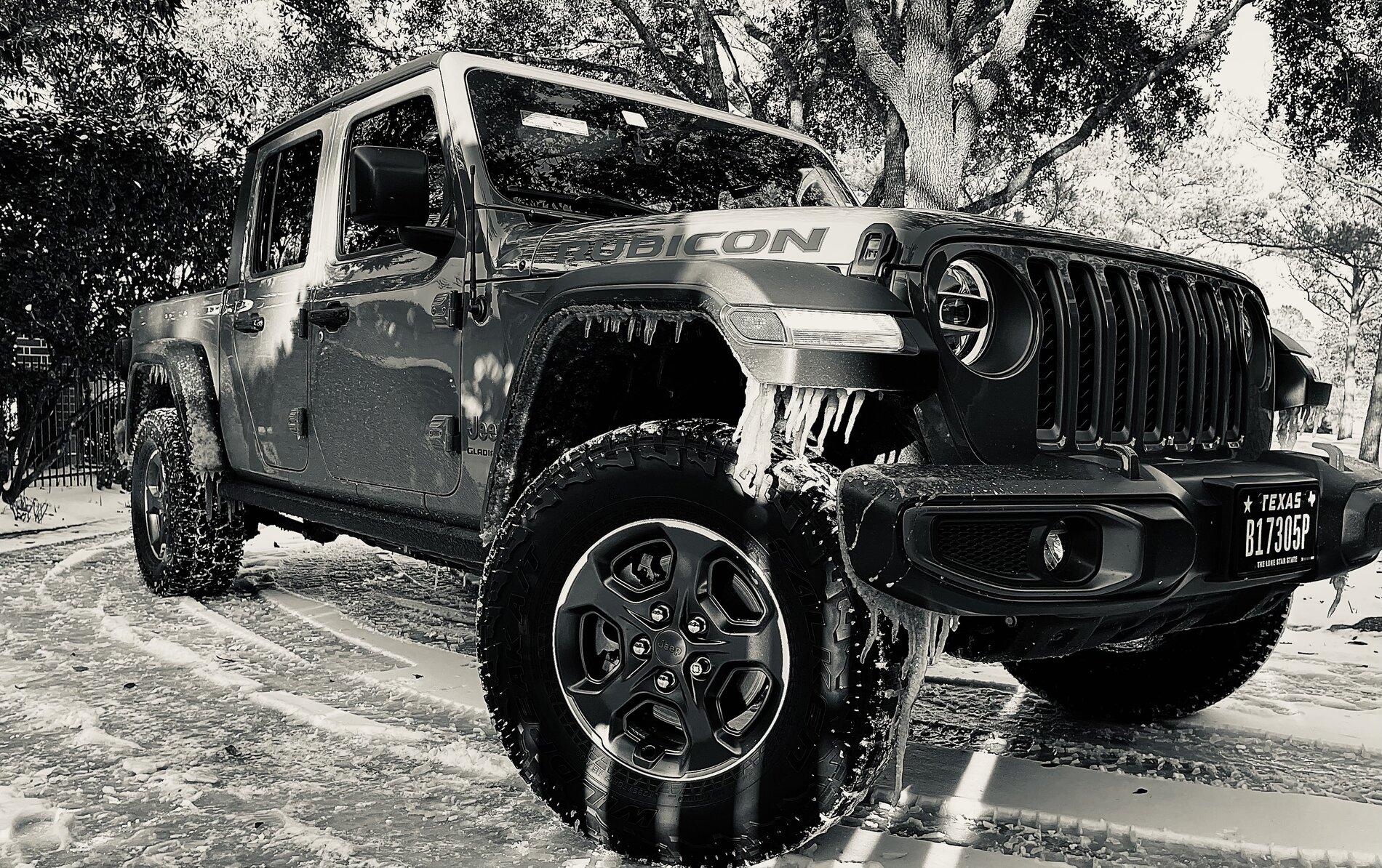 Jeep Gladiator How Does your Gladiator look in black and white photography? 77747F49-484E-44BB-978B-88E71B3A9DBC