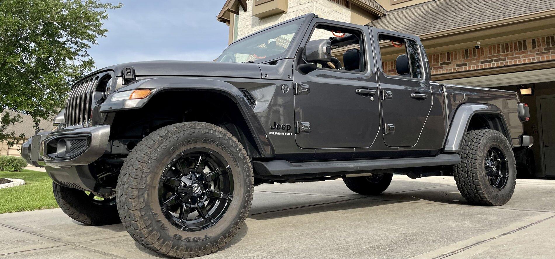 Jeep Gladiator Black fender flares instead of body color 341E1EDF-55EC-43CE-BF5B-9EE3D97D31F2