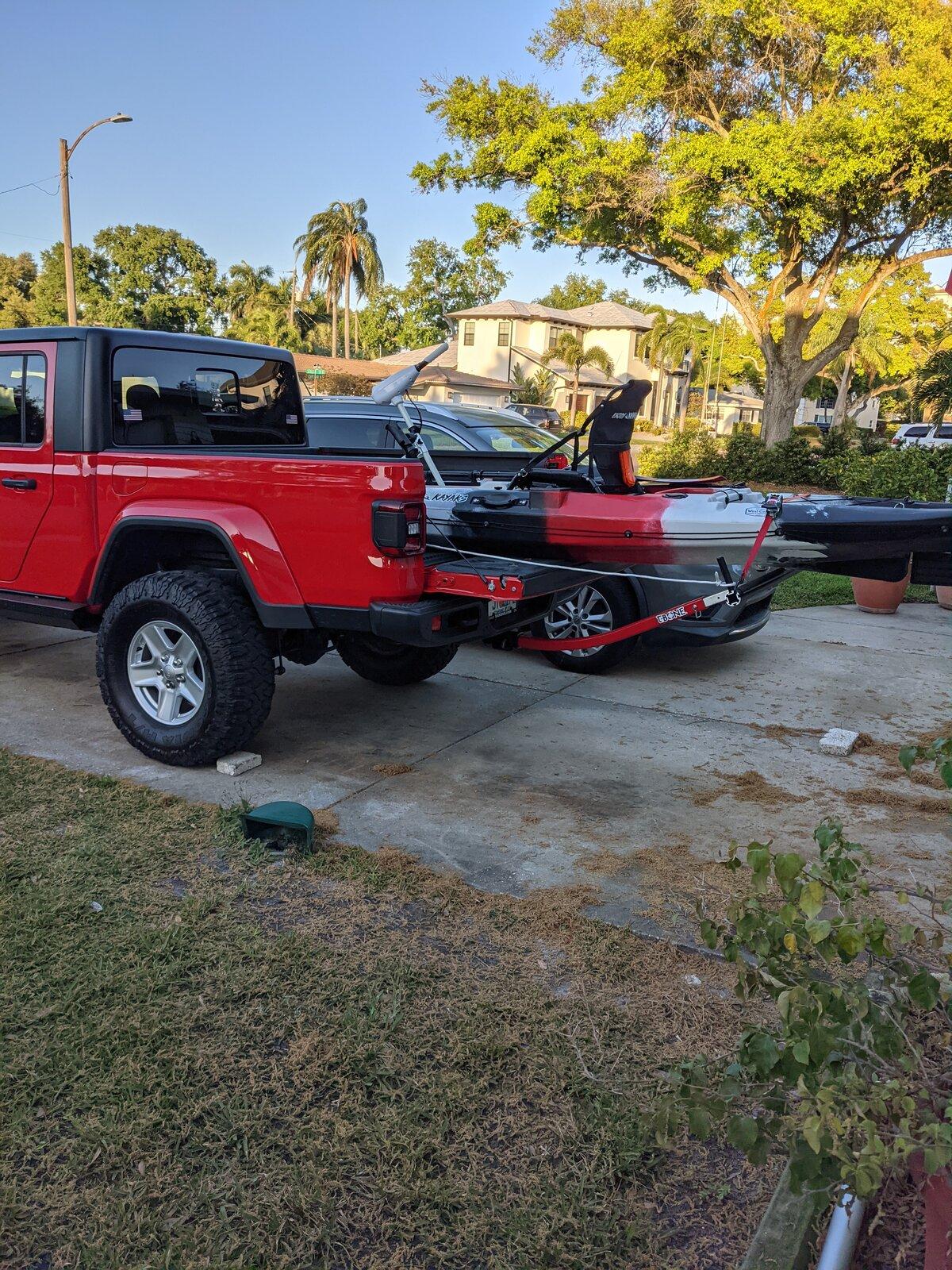 Jeep Gladiator How do you guys carry your kayaks? PXL_20210316_230346617