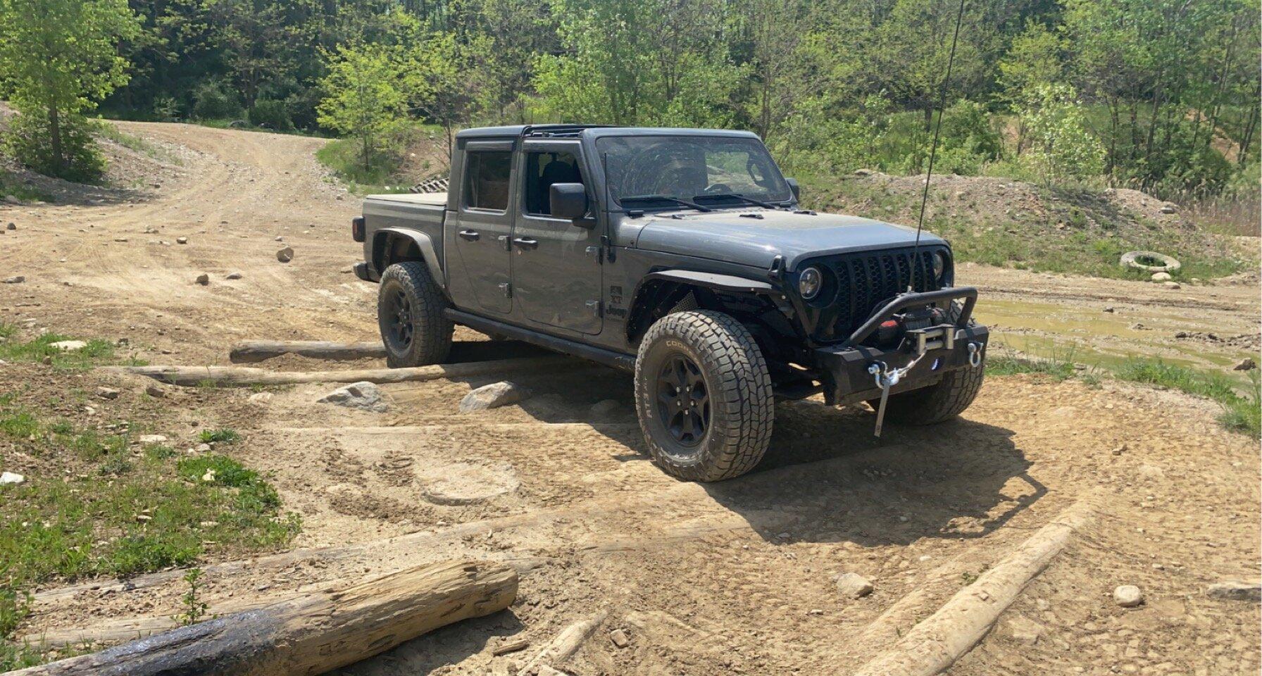 Jeep Gladiator Gladiator Glamour Shots 2F90A0CC-BFC8-490E-9423-5733E23E1934