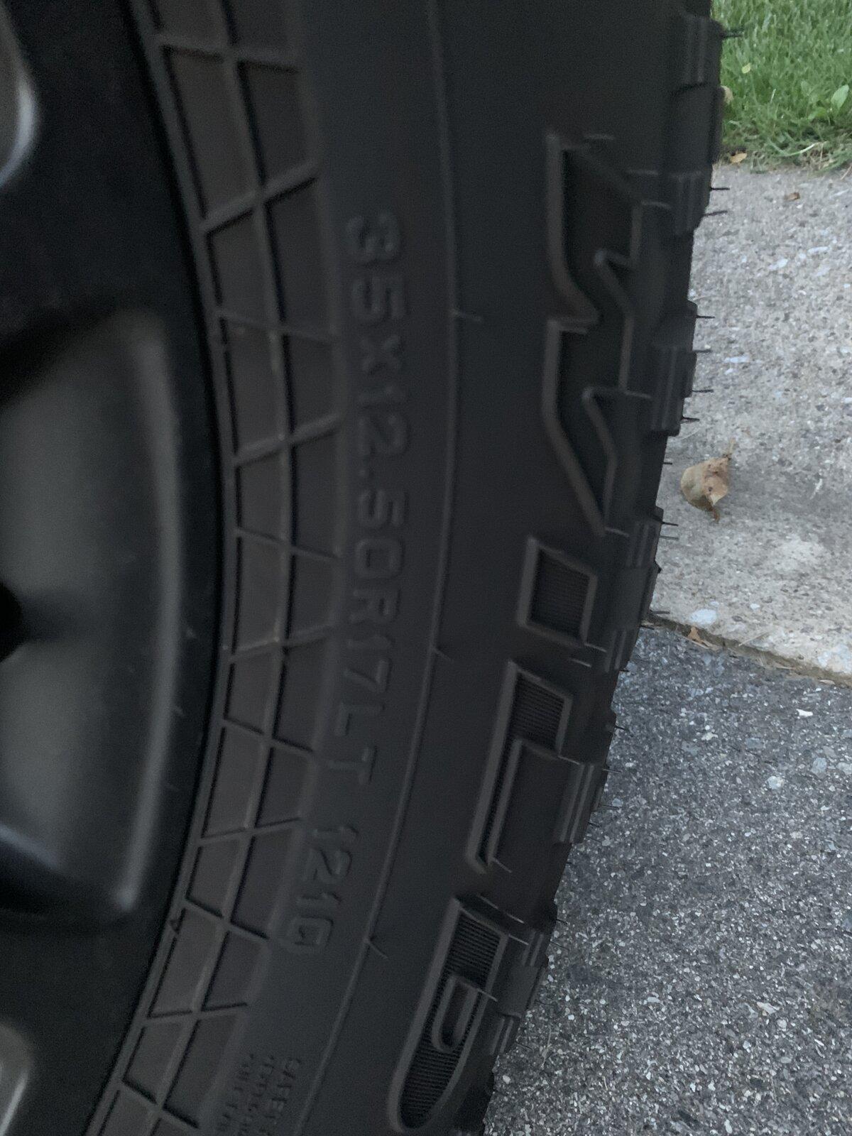 Jeep Gladiator 35X12.5X17 Falken Wildpeake MT 7338E965-6CE2-4586-B2E1-4751C4A31DE0