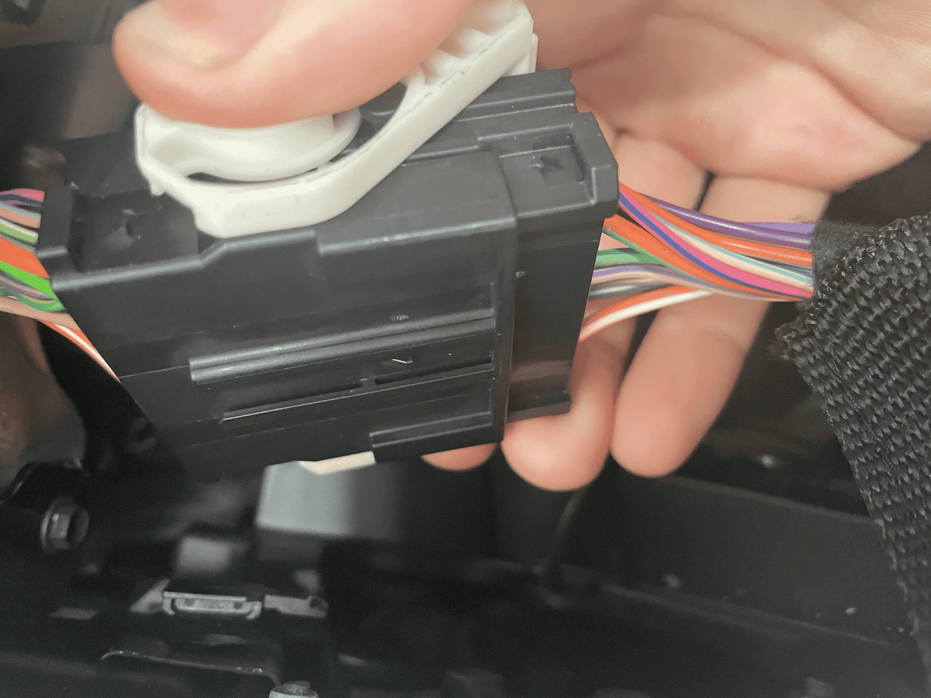 Jeep Gladiator Driver's Door Electrical Connection tempImagekdhVSg