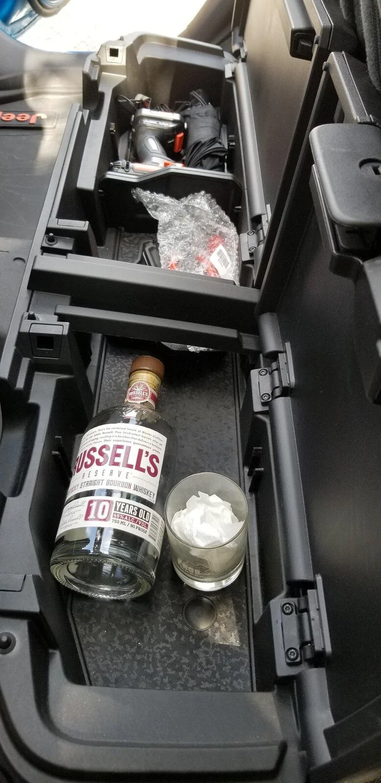 Jeep Gladiator How do you use your rear seat storage? (Pic request) 20210609_160703