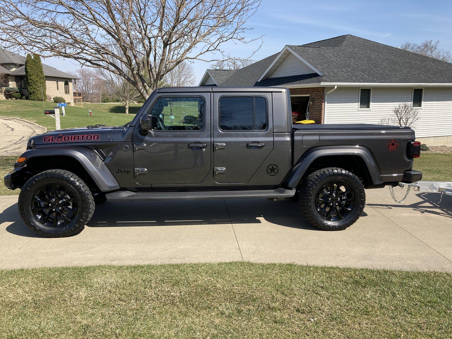 Jeep Gladiator My new ride ? 4B9F9A28-524A-4065-8E41-70BD6D15E010