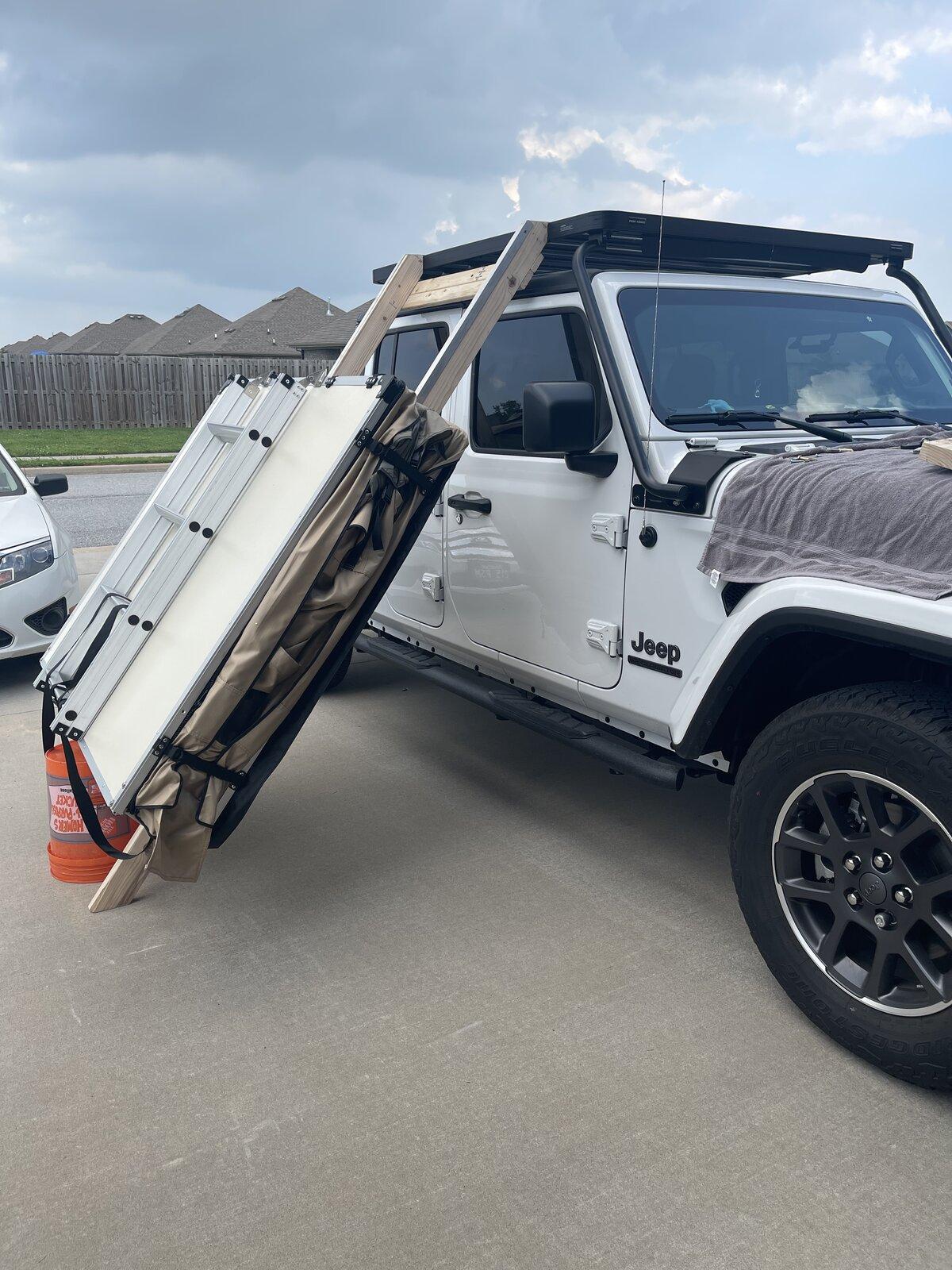 Jeep Gladiator Front Runner Extreme Roof Rack & Smittybilt RTT 0A7B6929-EE5C-458F-8C87-40FADC563E86