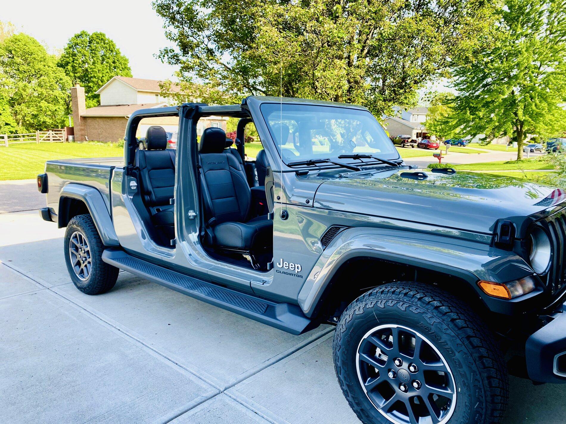 Jeep Gladiator Looking For Mopar Soft Roll Up Tonneau IMG_3249