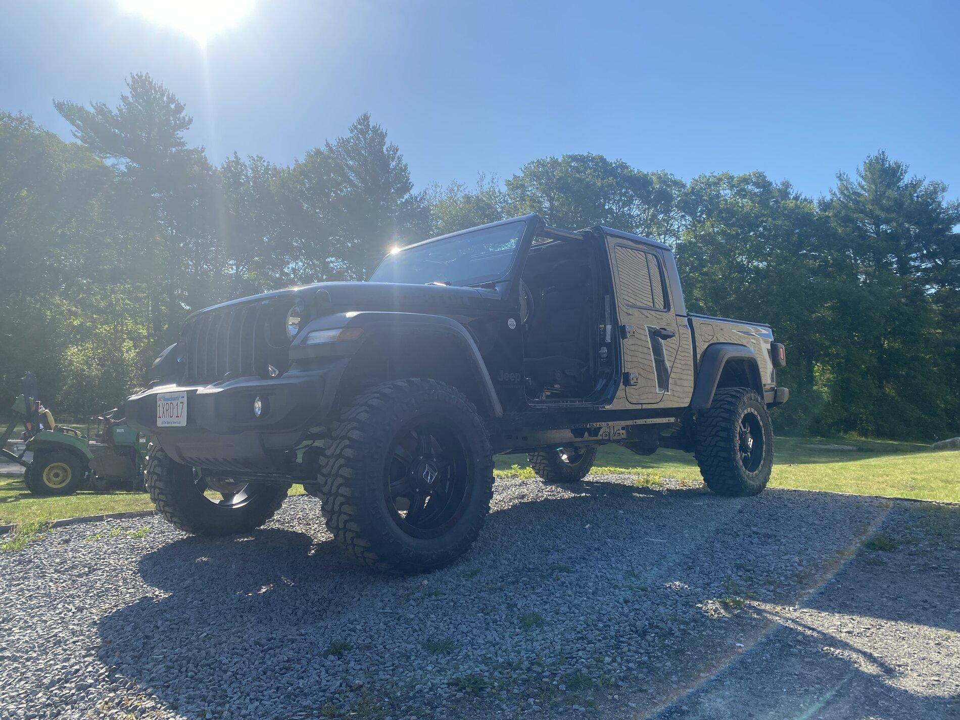 Jeep Gladiator Lets see all those Gladiators with lifts and bigger tires! F1257DB2-1232-488D-B50D-0353364999A3