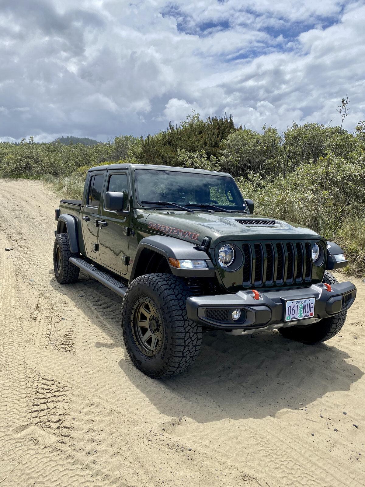 Jeep Gladiator SARGE GREEN Gladiator club C60CD7F0-17E0-4D9D-A1F3-72A8AE52BBA7