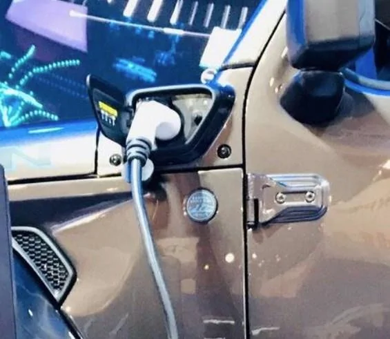 Jeep Gladiator Fabrication - Air Compressor Coupler - Thinking Outside the Box e3