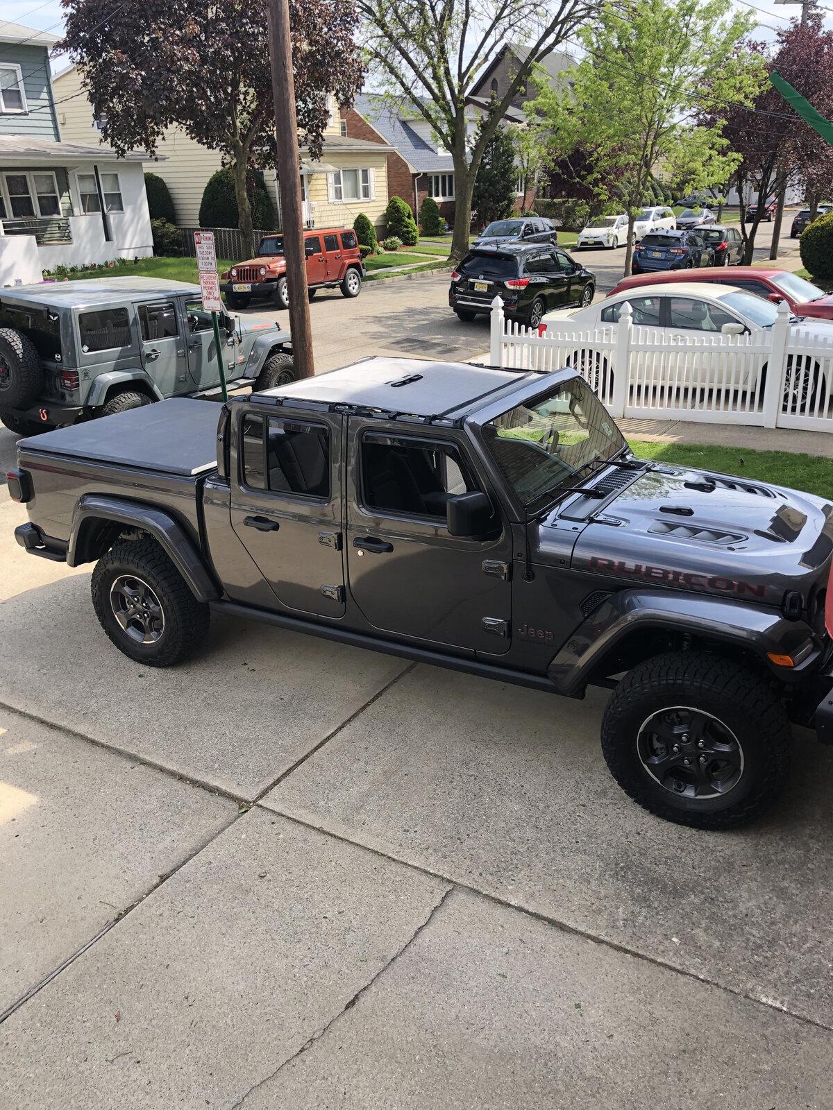 Jeep Gladiator JTops (photos please) CD4013E3-F82F-497E-A234-EF83487AA44F