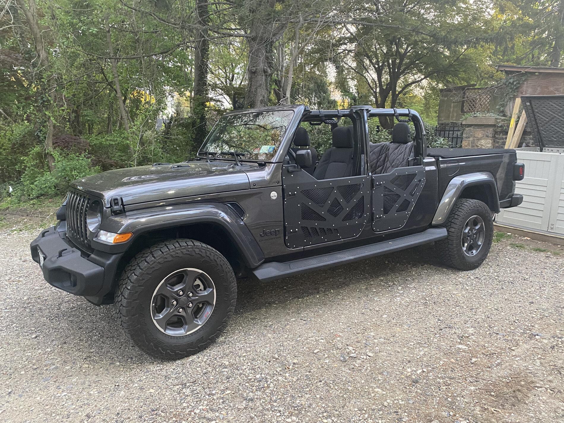 Jeep Gladiator Gladiator not designed for half doors? BFB7D673-EEC8-408E-981B-7DBC8C5B6EDC