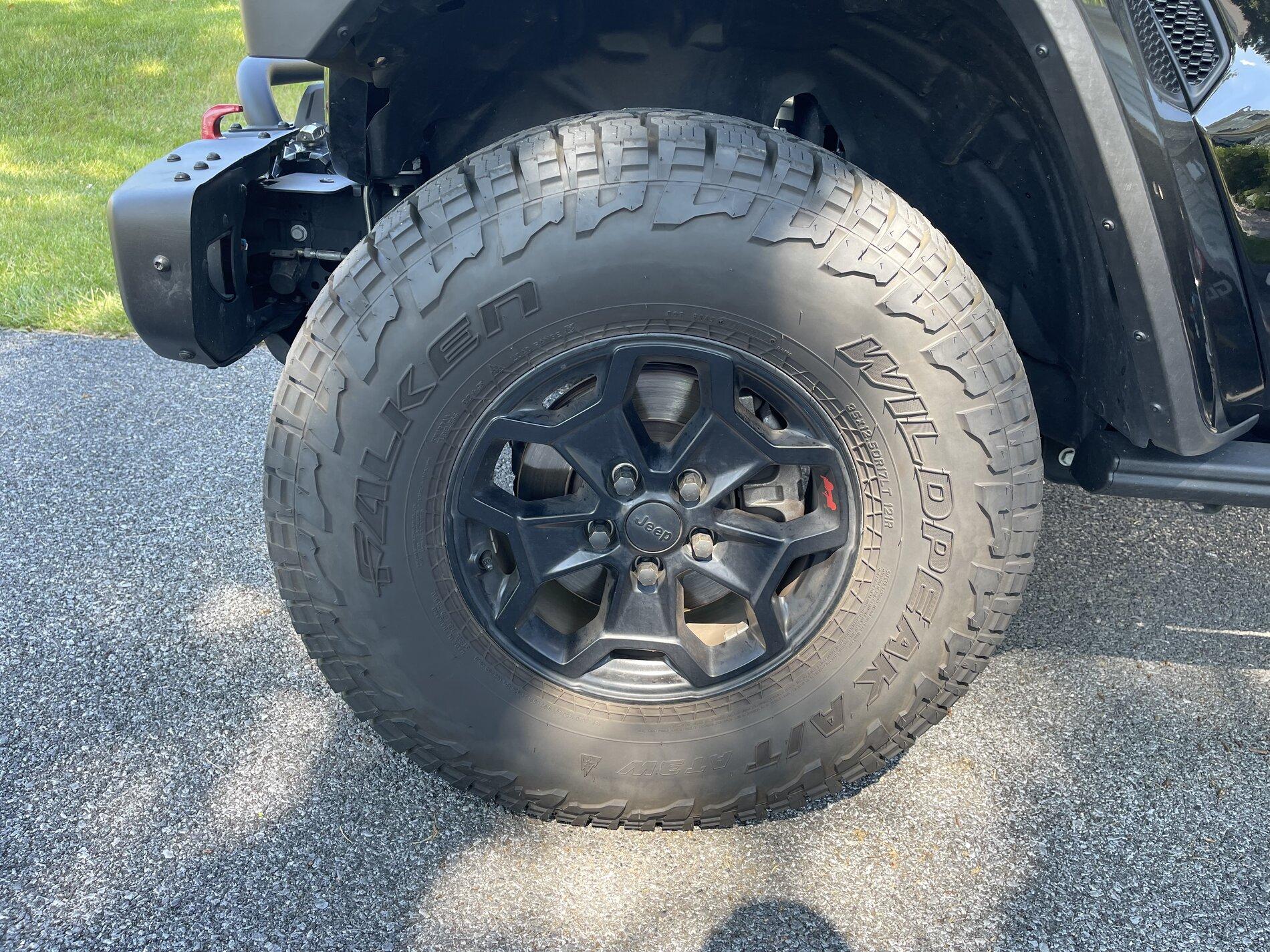 Jeep Gladiator SOLD - 4 Launch Edition wheels 388D9270-D449-41BD-ADD0-F03865830B7D