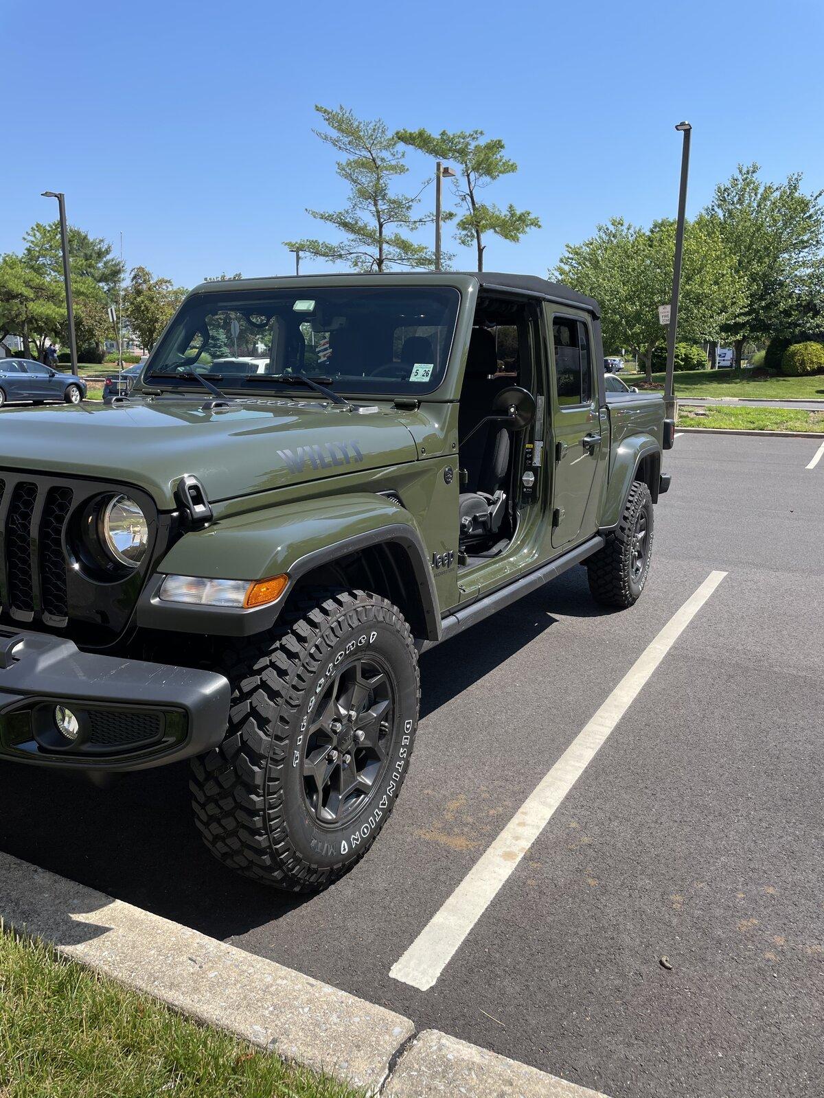 Jeep Gladiator Sell wheels/tires to Upgrade tires/wheels B00BF4D9-8546-4C50-9338-2E551A228B60