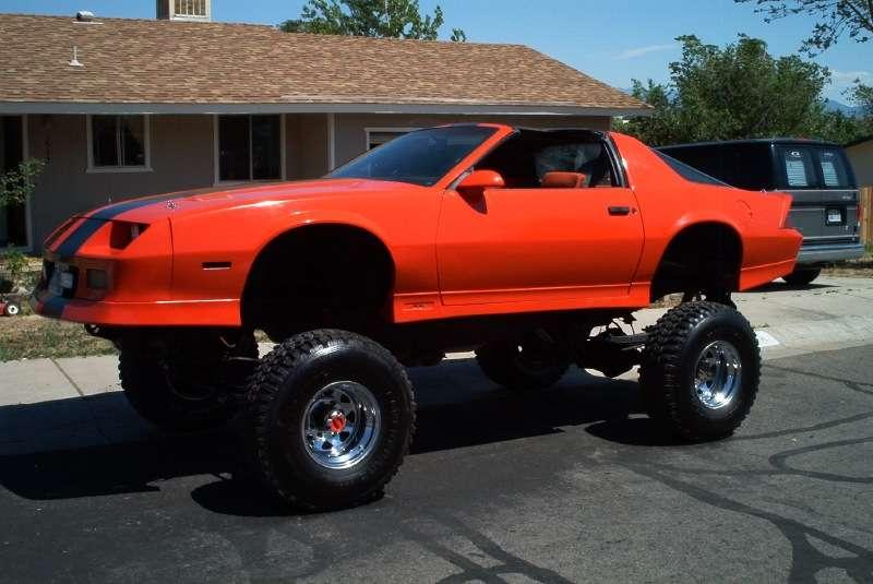 Jeep Gladiator Well that's interesting.... lifted camaro