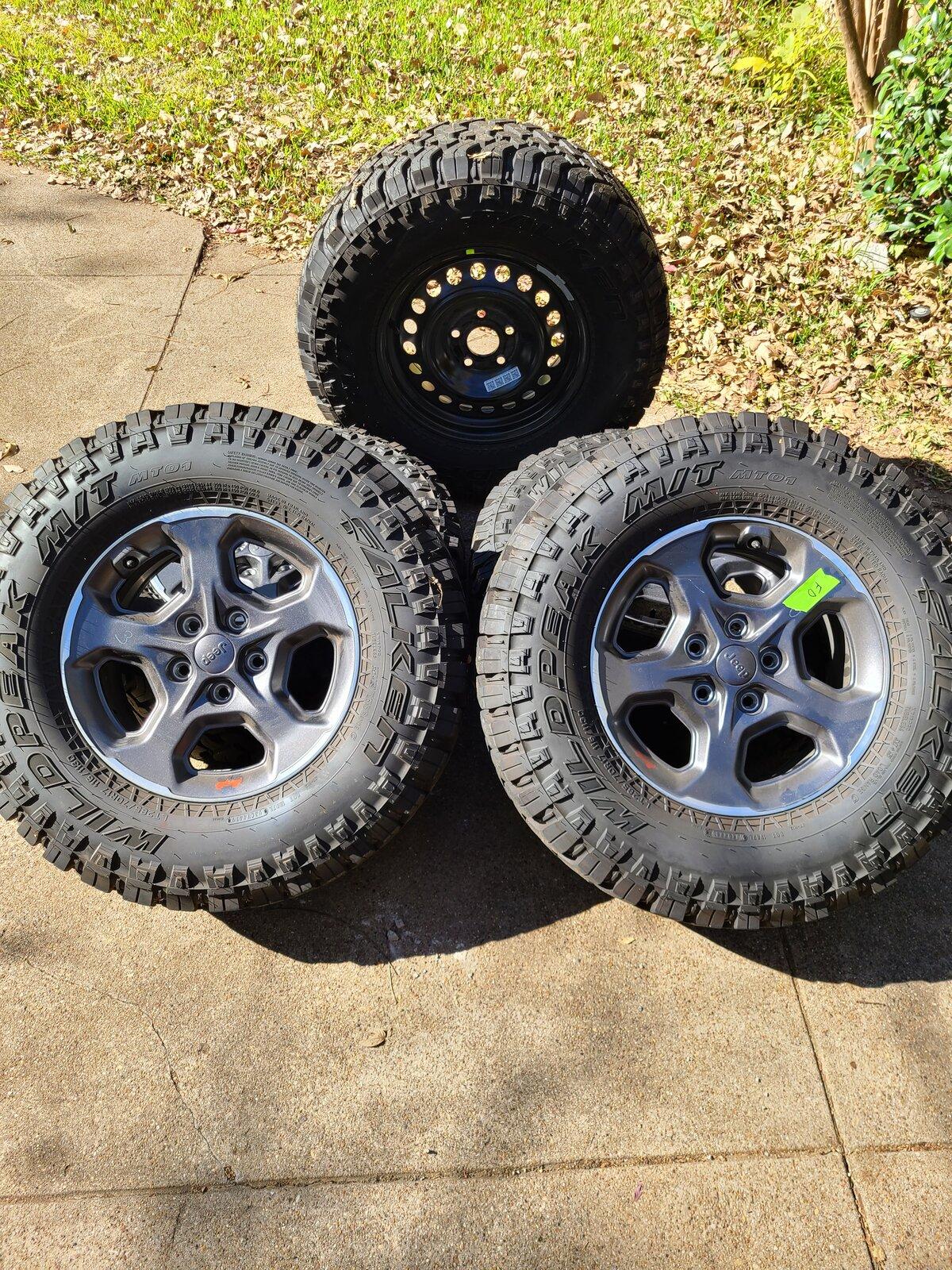 Jeep Gladiator 2020 Jeep Gladiator Rubicon Wheels & Tires 20201116_124122
