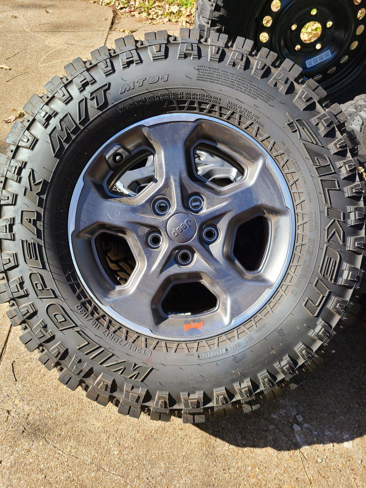 Jeep Gladiator 2020 Jeep Gladiator Rubicon Wheels & Tires 20201116_124131