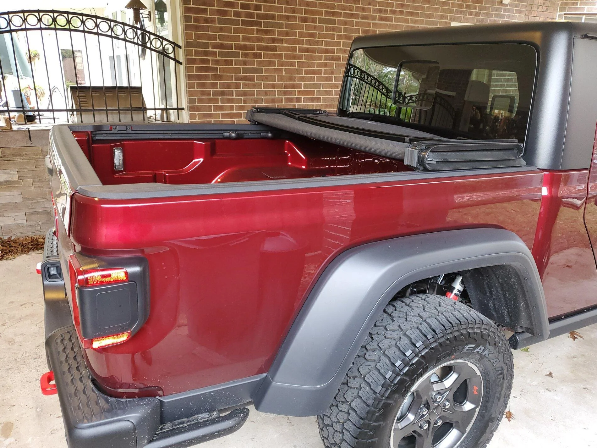 Jeep Gladiator JT Mopar Soft Tri-Fold Tonneau Bed Cover 20210112_161659