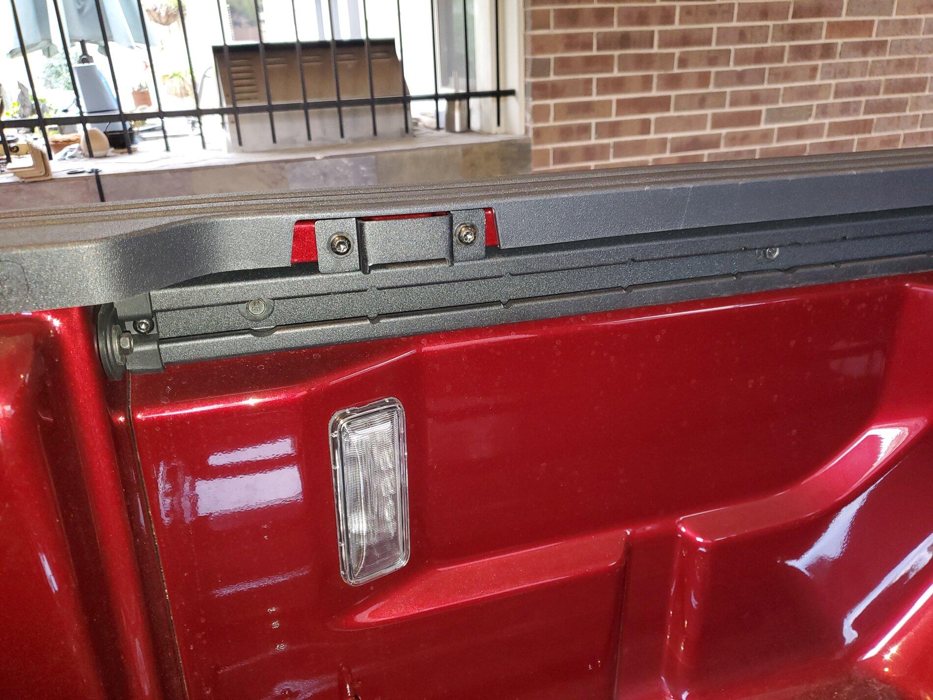 Jeep Gladiator JT Mopar Soft Tri-Fold Tonneau Bed Cover 20210112_161708