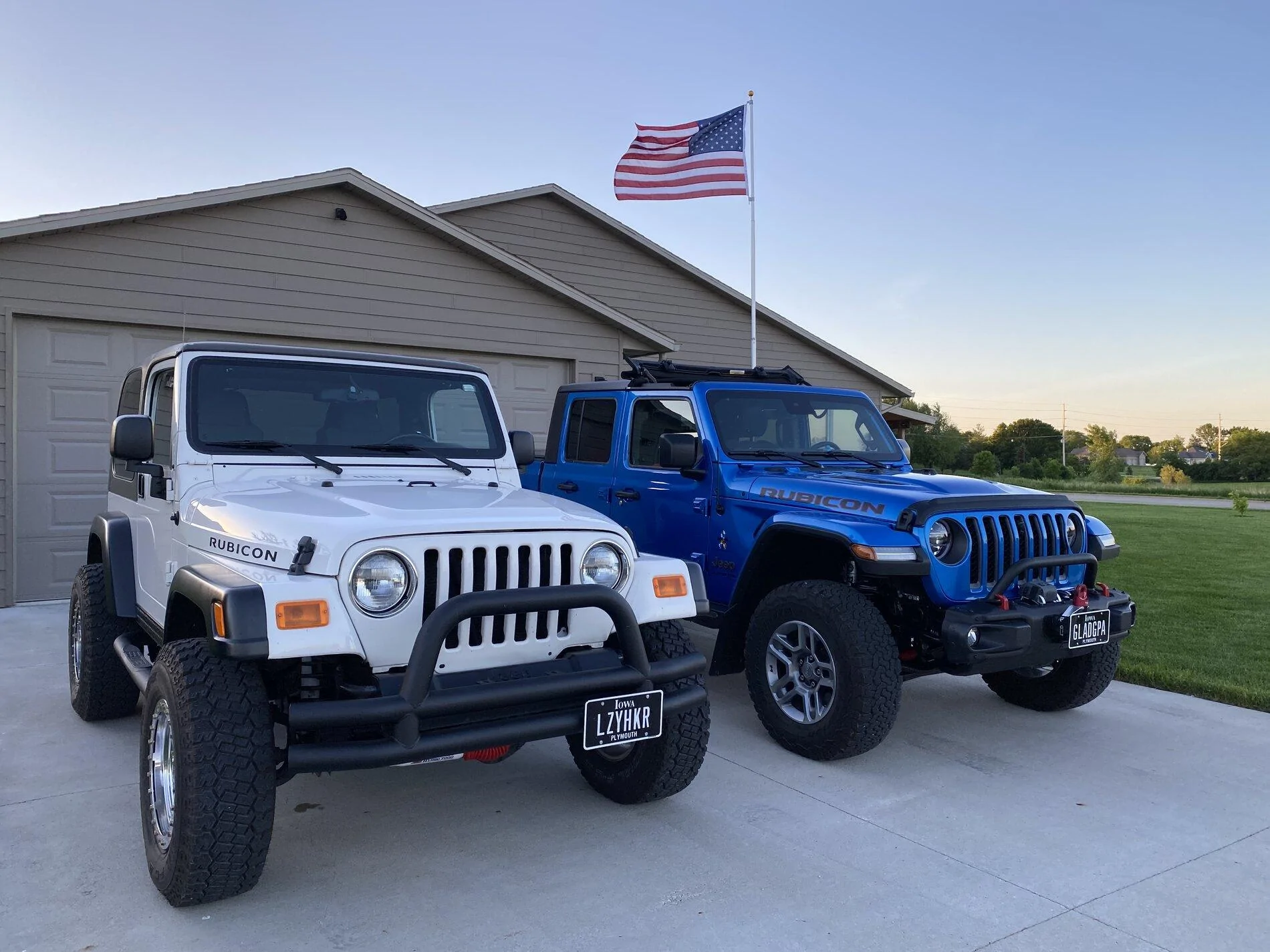 Jeep Gladiator Iowa Hydro-Blue Rubicon 71EBF555-9159-4863-903A-D9F137351B51