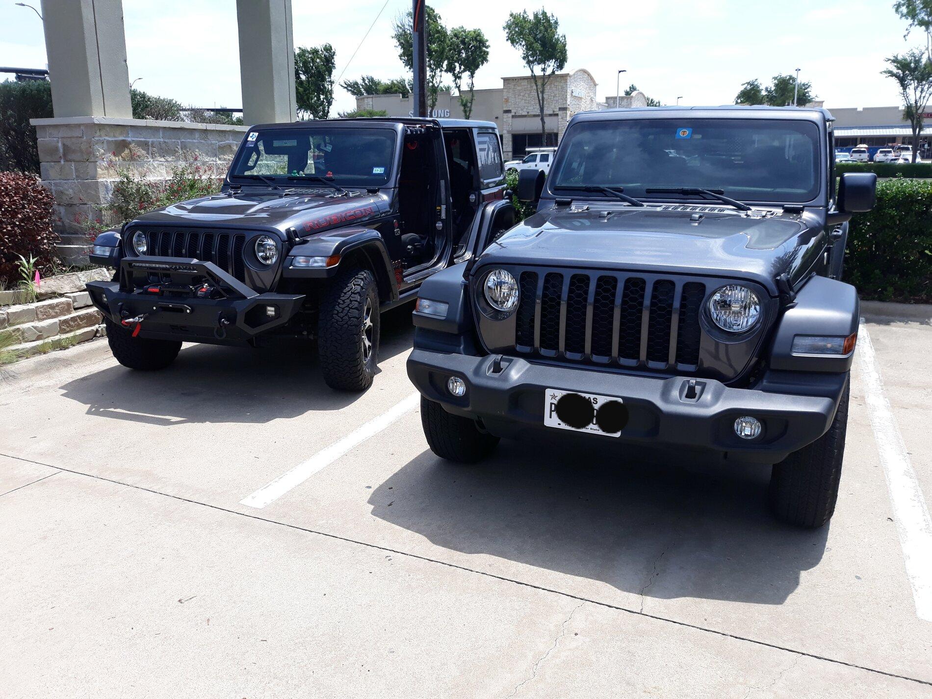 Jeep Gladiator Jeeps Parking Next To Jeeps 20210611_143541