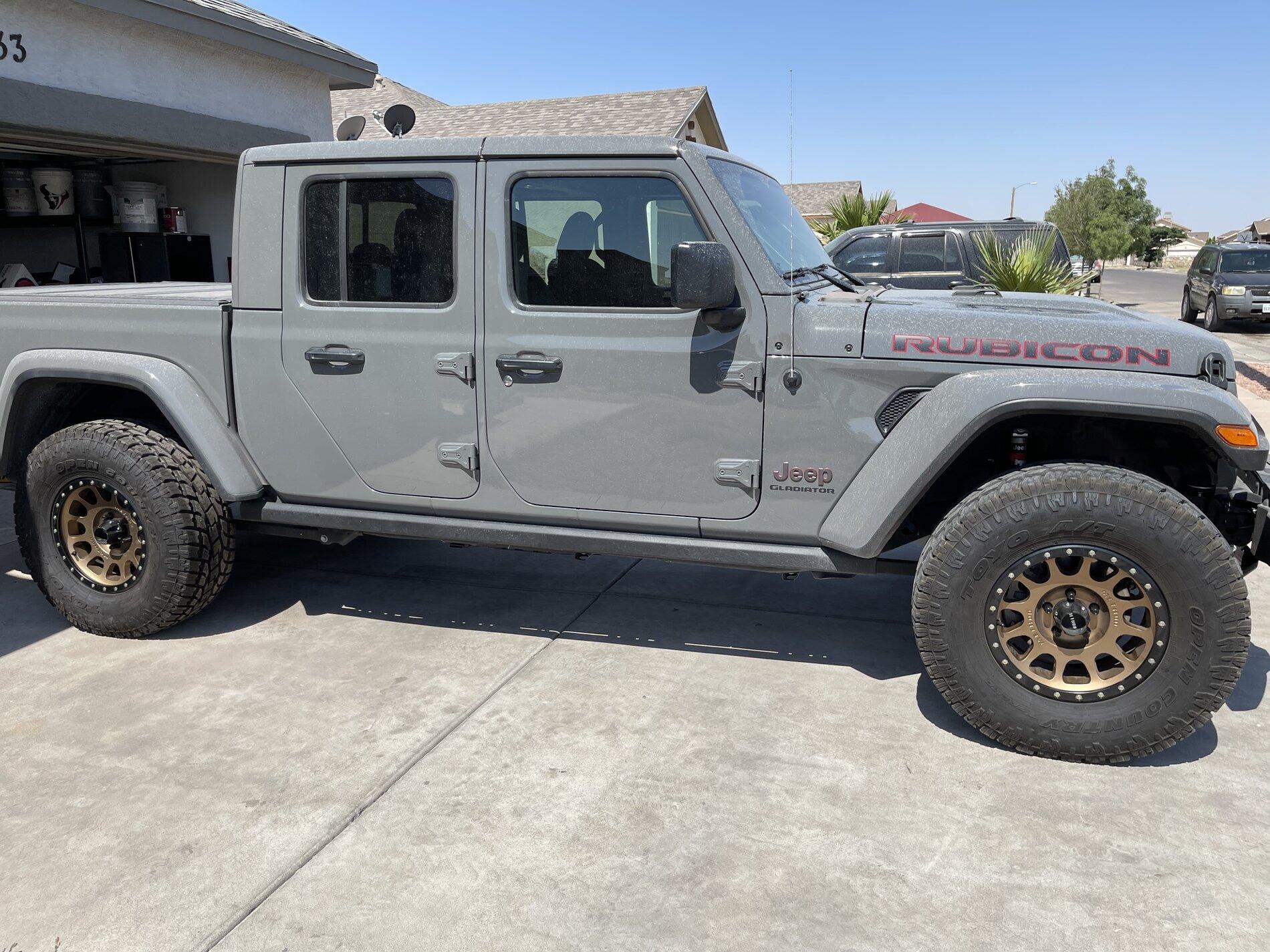 Jeep Gladiator Ordering new diesel Rubicon 3:73 or 4:10's 63675197-EF6C-436A-89C4-158DEA513486